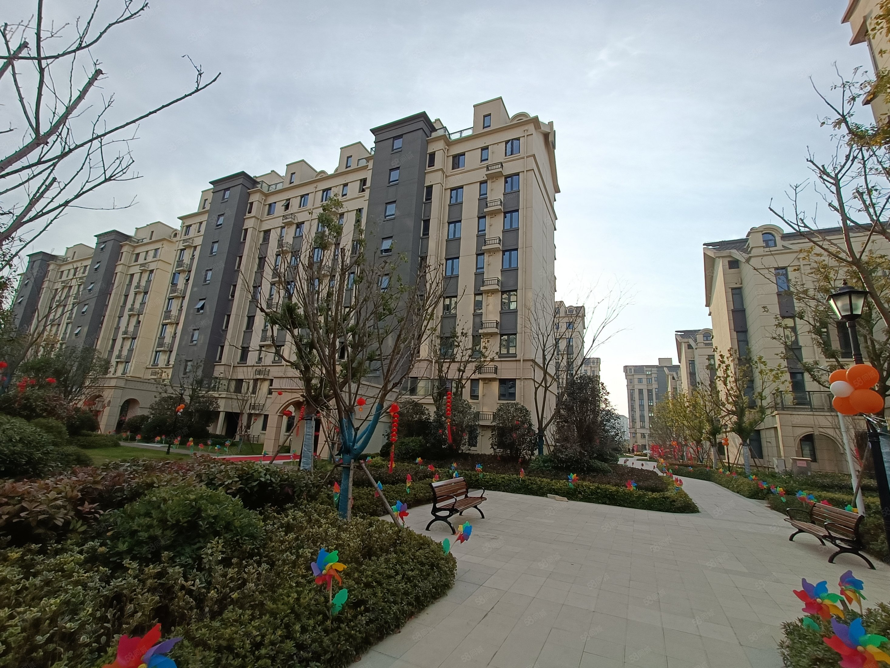 华地黄麓公馆3室2厅2卫132.41㎡南北138万