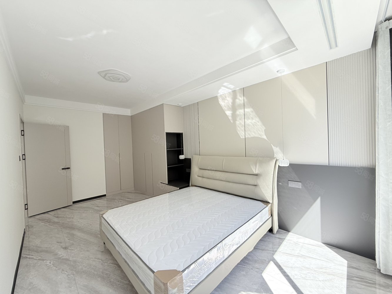 文豪世家3室2厅2卫161㎡南北103万