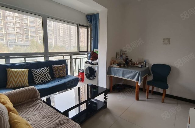 龙湾小户型，老文轩第二实验外国语，精装两室，房东诚心出售