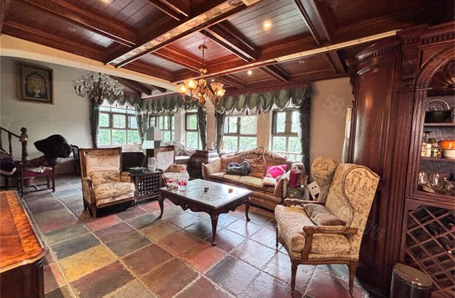 麓山国际拉佩维尔(附5号)5室3厅238.32㎡645万二手房图片