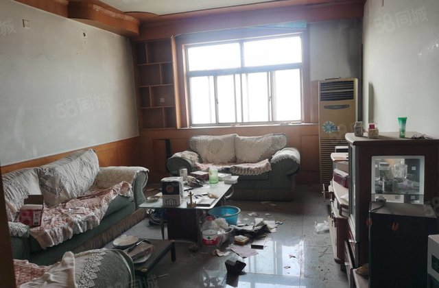 140万兴华路  ，东昌中学市委家属院多层电梯房，三室朝阳