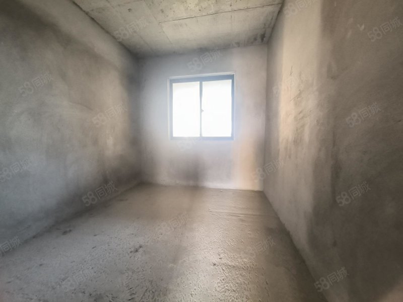 中瑞领航城3室2厅2卫121㎡南70万