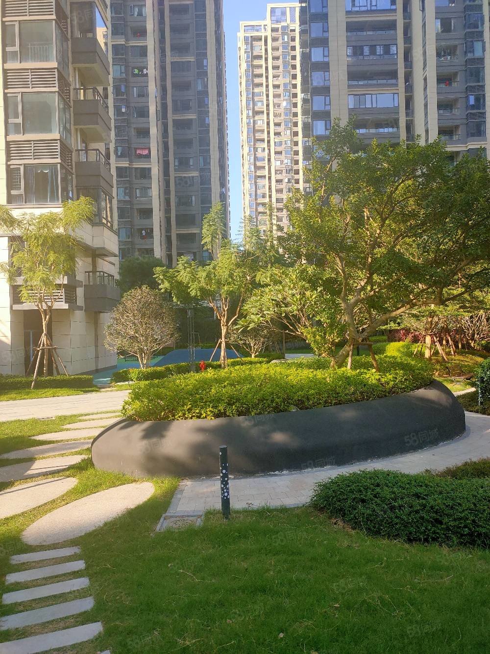 锦绣碧湖a区3室2厅1卫90.14㎡南151万