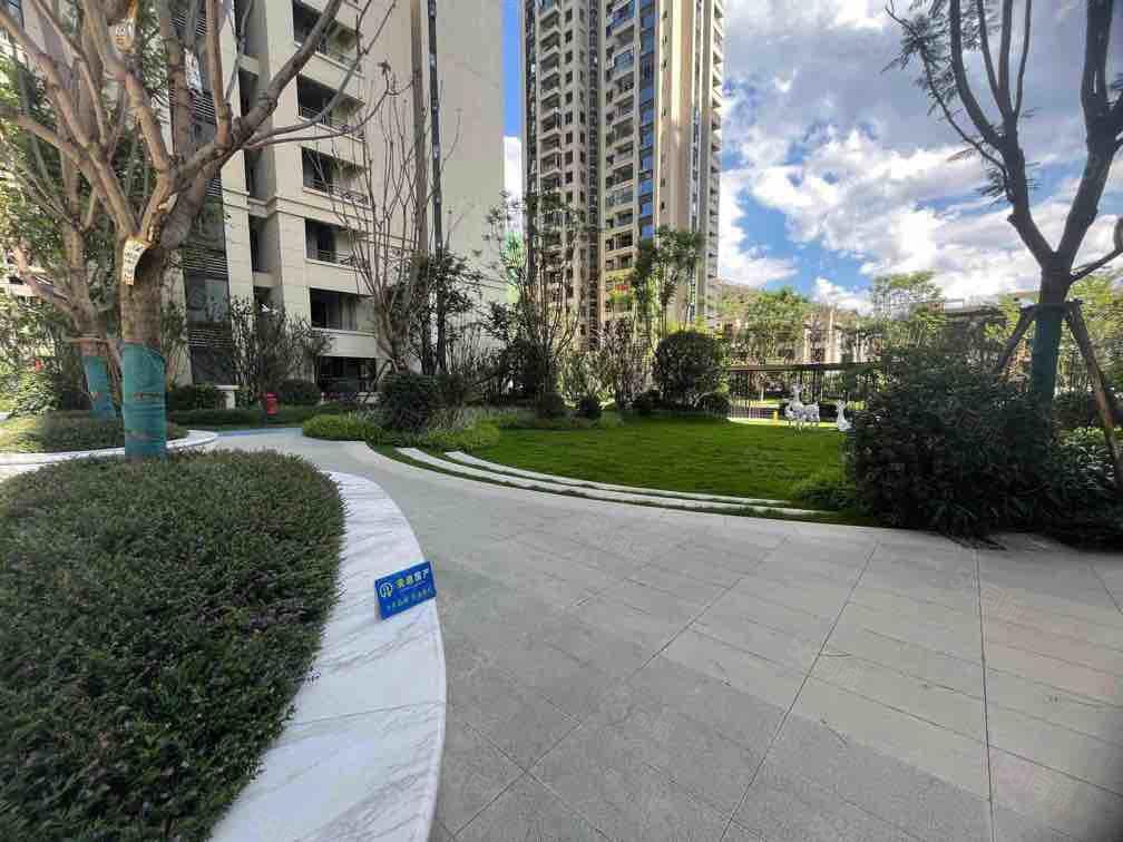 新上金海旁金域阳光四期全新装修两室未入住房东诚心出