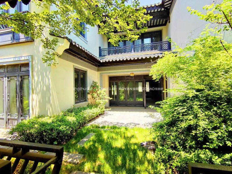 看着满园春色享受城市静谧别墅你值得拥有杨柳春风江南里