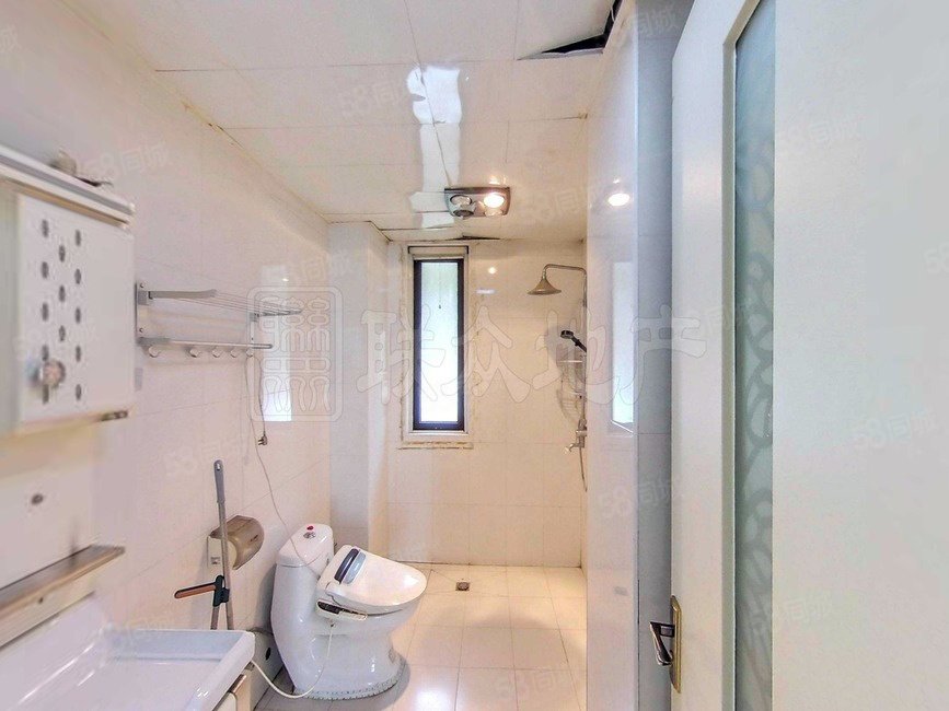 時(shí)代龍和大道3室1廳2衛(wèi)136.08㎡南北375萬