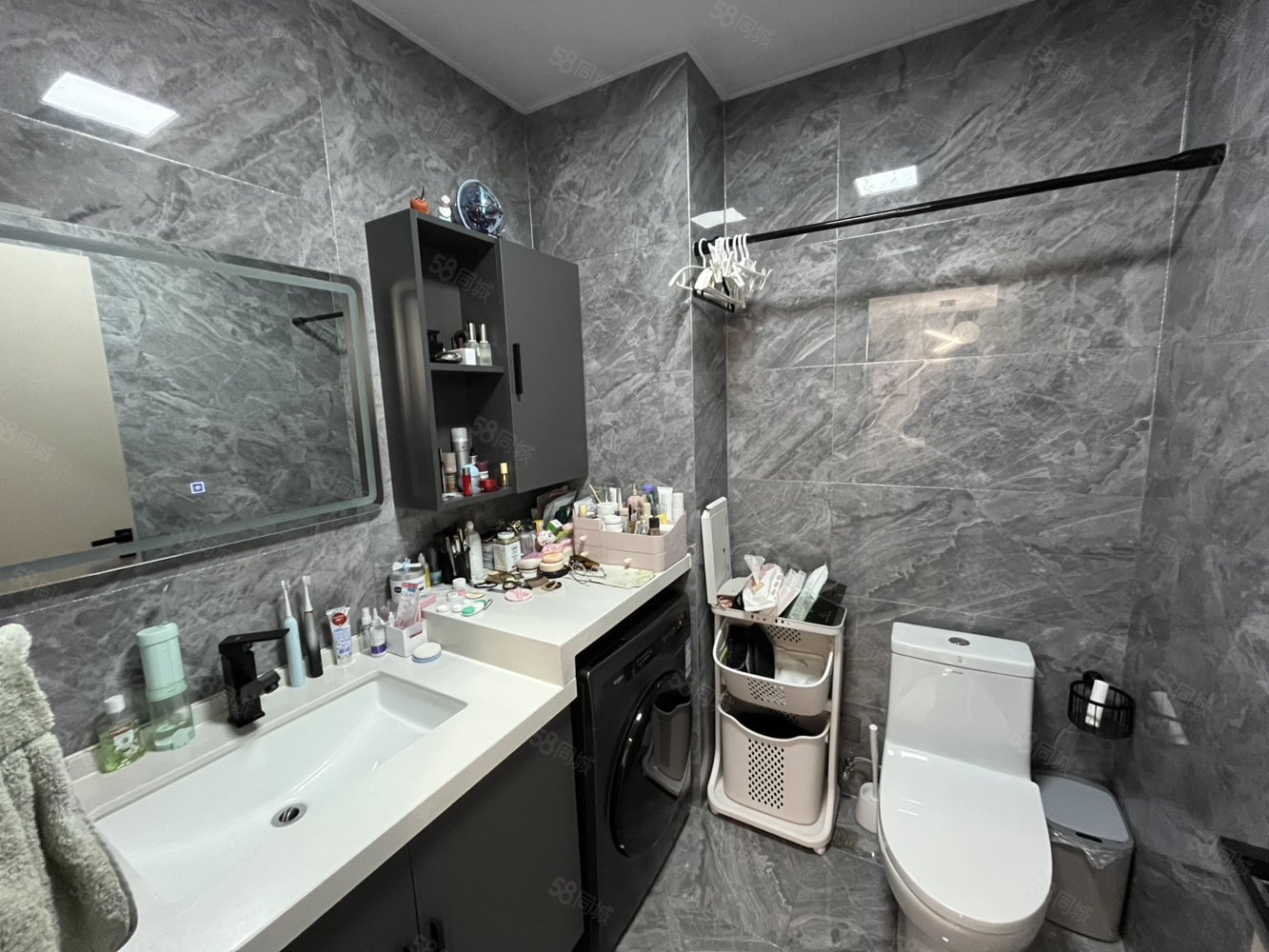 山语城3室2厅2卫115㎡南北86.8万