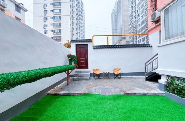 皮革公司家属院 一楼带院 近医院 停车方便 商业配套成熟