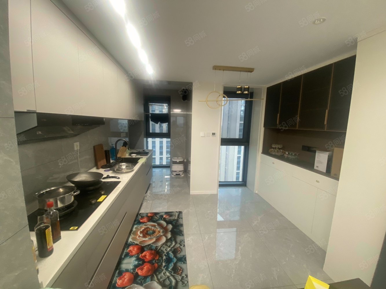 虹桥   会展中心 华鸿金色纽约南排 h户型两室精装拎包入住