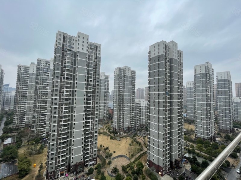 龙湖嘉园两室两厅可贷款首付7