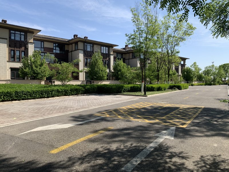 固安牛驼温泉孔雀城 温泉入户的电梯洋房 环境优美 交通便利