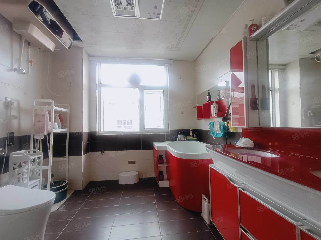 和谐小区3室2厅2卫201㎡南北95万