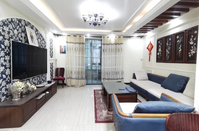 湖边高端 电梯洋房 名人苑 花园里 东方双语 城市主人