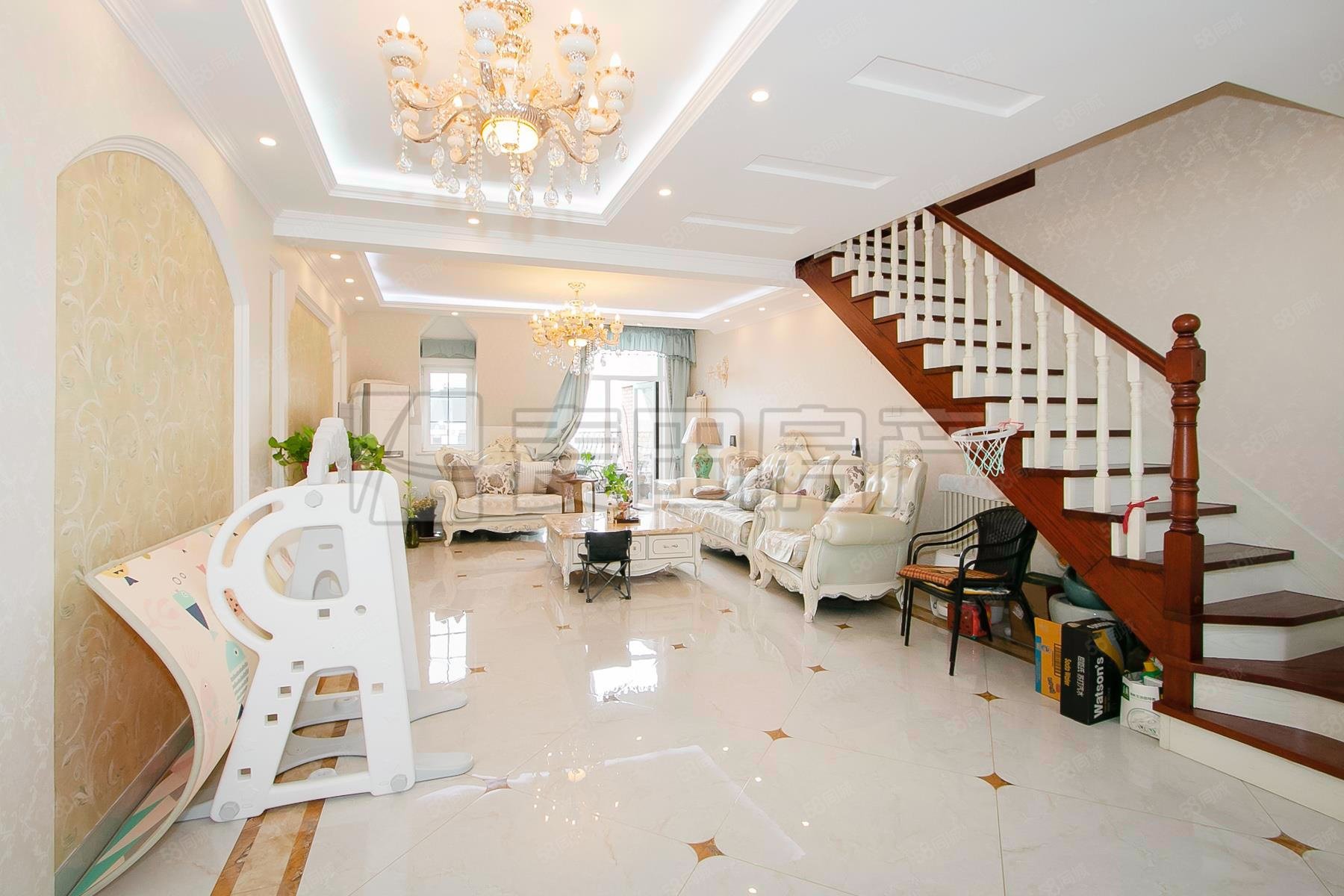 玫瑰御園4室2廳2衛(wèi)178.16㎡南北1650萬