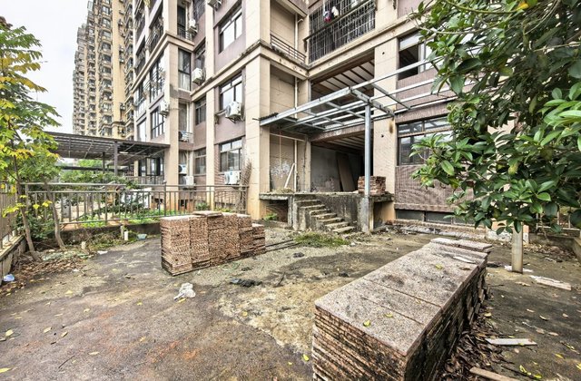 北湖湾8室2厅5卫215㎡南北200万