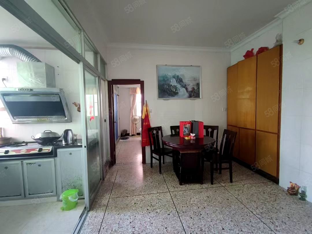 西荣路小区3室2厅2卫126㎡南北39.8万