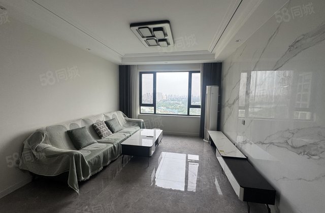 开发区百合新城紧邻图海河精装新房未住，免大税，看房有钥匙。