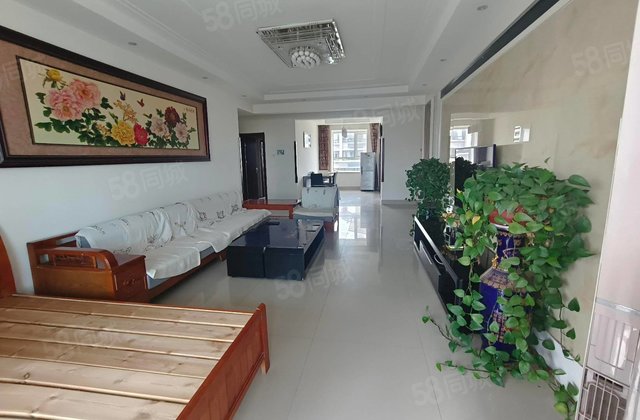 ，运河边，月亮湾c区，三叶草户型，带车位储藏室