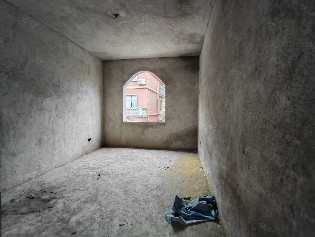 湖田壹号7室3厅3卫420㎡南北169万