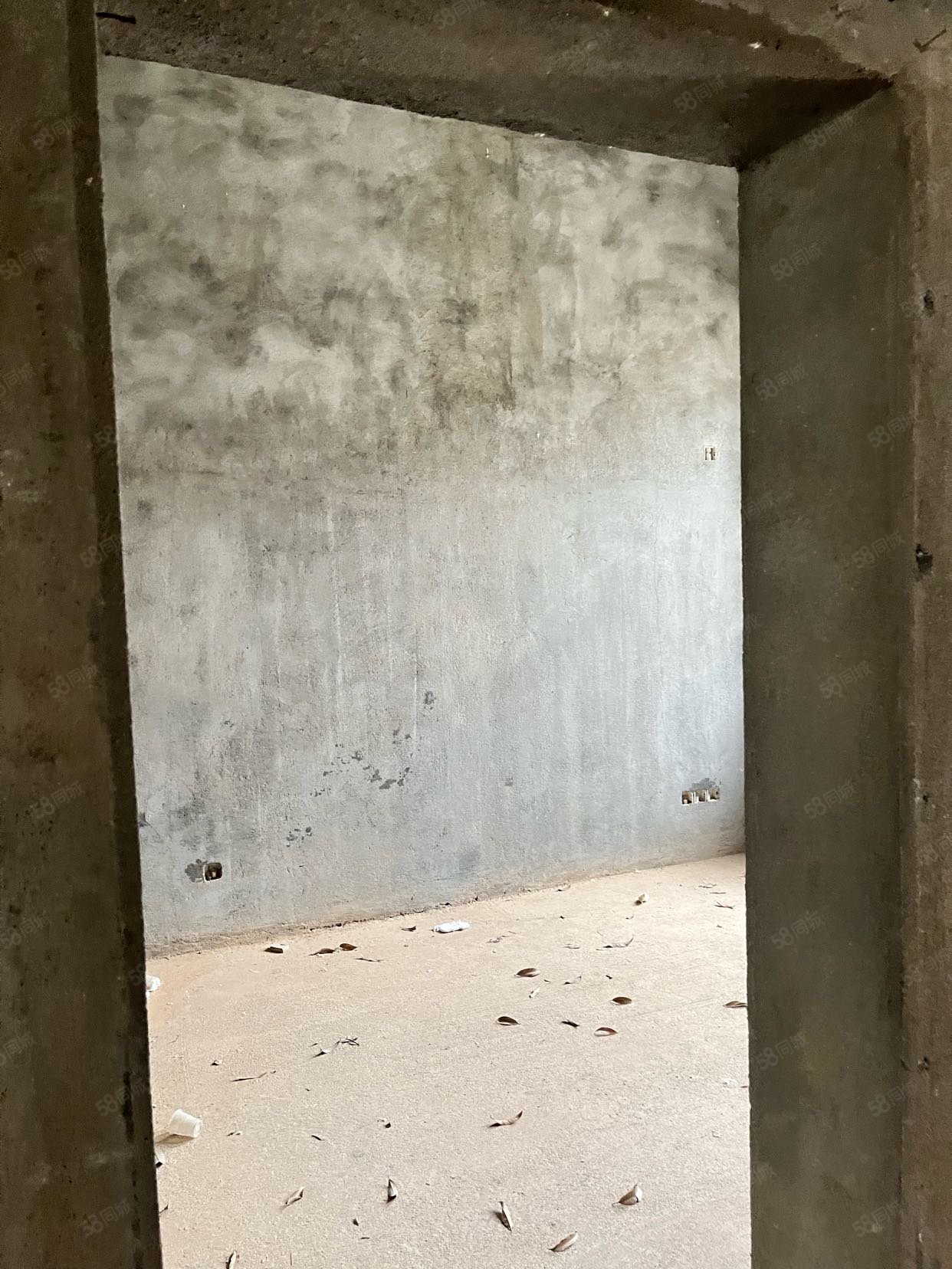 仙湖别墅6室2厅3卫288.33㎡南99.98万