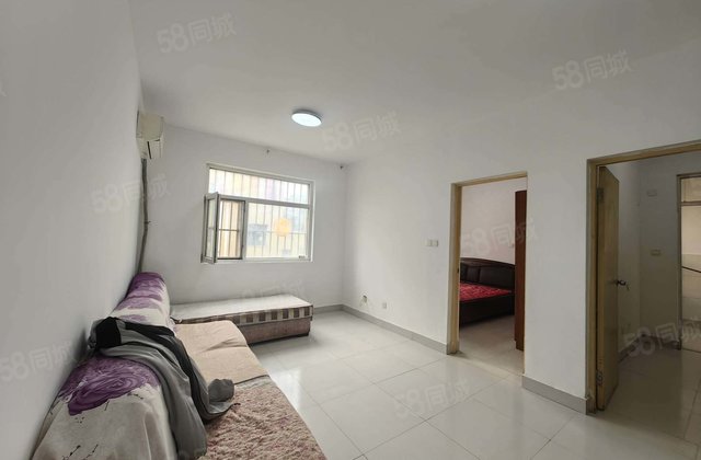 松桂路 县医院附近电梯房 带车位 两室两厅 可按揭 看房方便