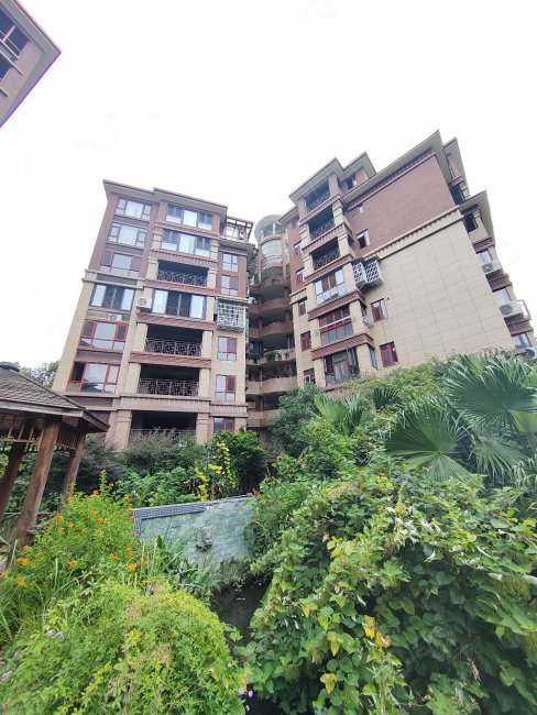 中坡瑞丰园房东巨亏100万急售可更名网签电梯洋房面积165