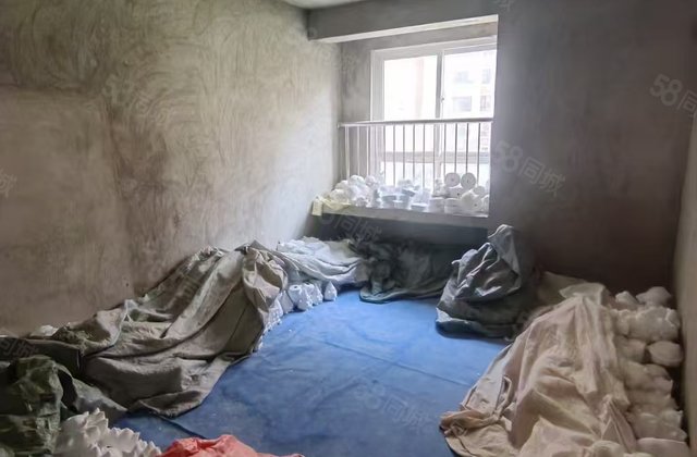 中银国际3室2厅118㎡45万二手房图片