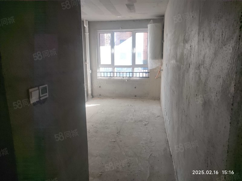帝纱富仕城3室2厅1卫123㎡南78万