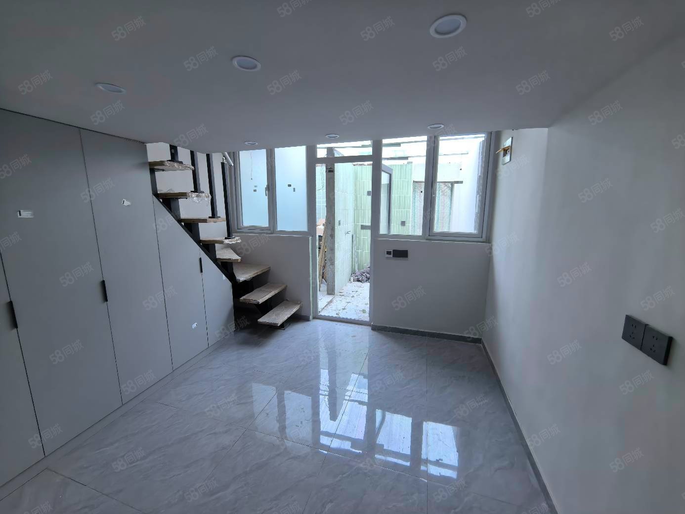 辛安里胡同小區(qū)1室1廳0衛(wèi)15.3㎡北200萬