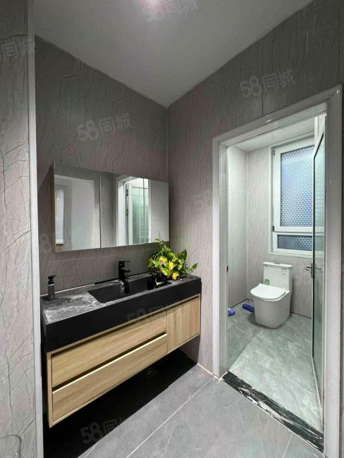 天泰阳光水岸(别墅) 交通便利 近地铁 车位充足 小区新