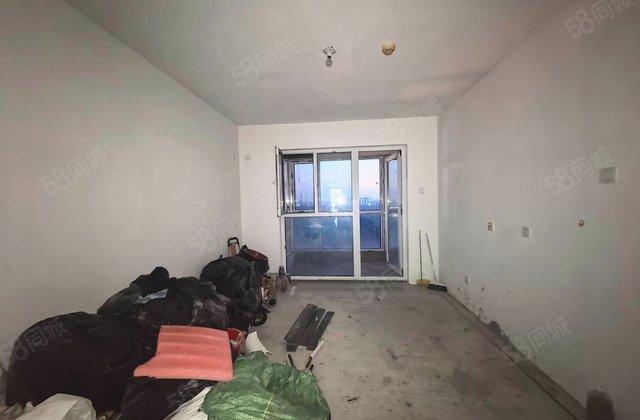 荣盛花语城2室2厅80㎡29万二手房图片