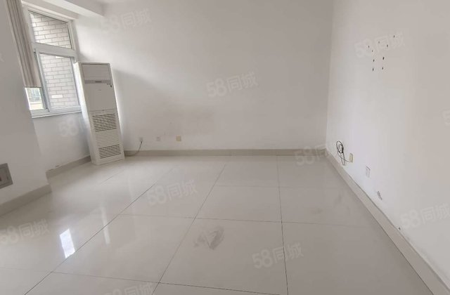 老文轩新小区,带储藏室,地下车位,南北通透户型方正,包大税