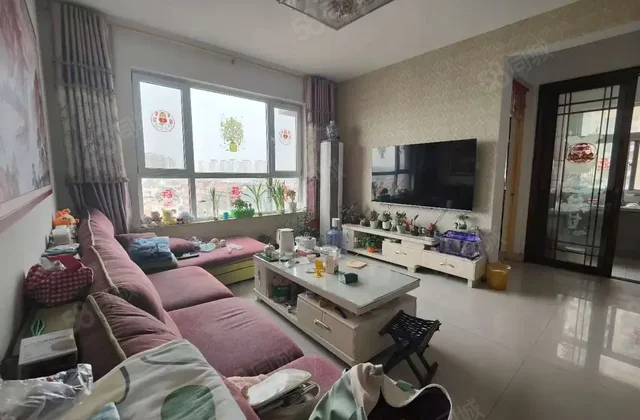 建设路亿丰 水晶丽城 西边户 三室两厅送储藏室 首付十个左右