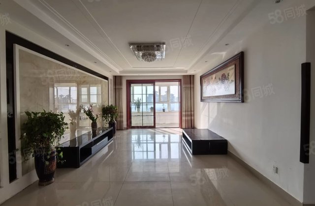 实验，月亮湾，三叶草，南北通透精装修双阳台，有钥匙随时看房