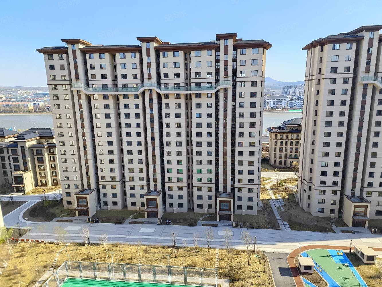 延西河景房融城樾府电梯楼14楼105平三室一厅一卫