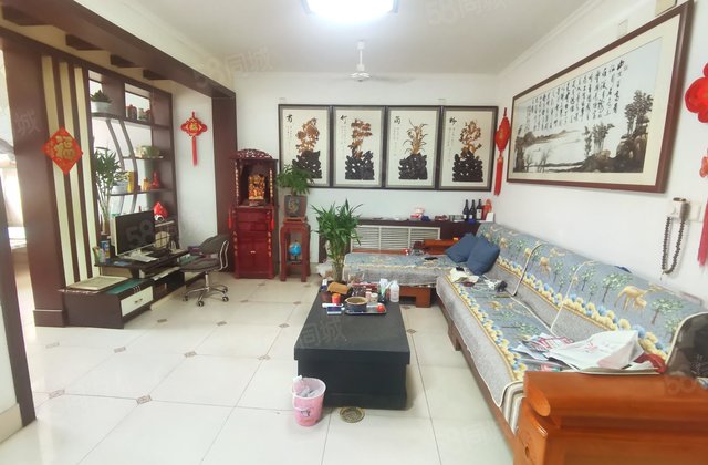 文轩本部,多层3楼,三室,小区好停车,单位家属院管理好!