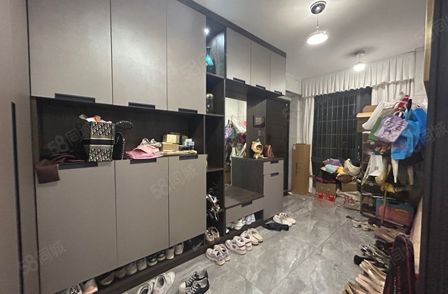 财富世家4室2厅140.65㎡149.8万二手房图片