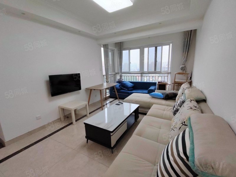 铂悦郡(一期) 房龄新 电梯房 满二 得房好 近地铁