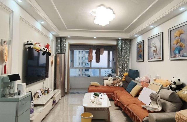 民生凤凰城东边户带车位和储藏室拎包入住好楼层采光