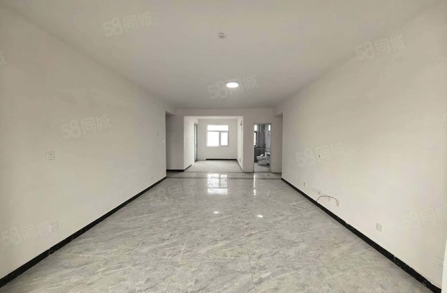 港基东原华府(C区)3室2厅136㎡69.9万二手房图片