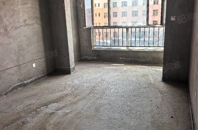 驼中王小区4室2厅147㎡65万二手房图片