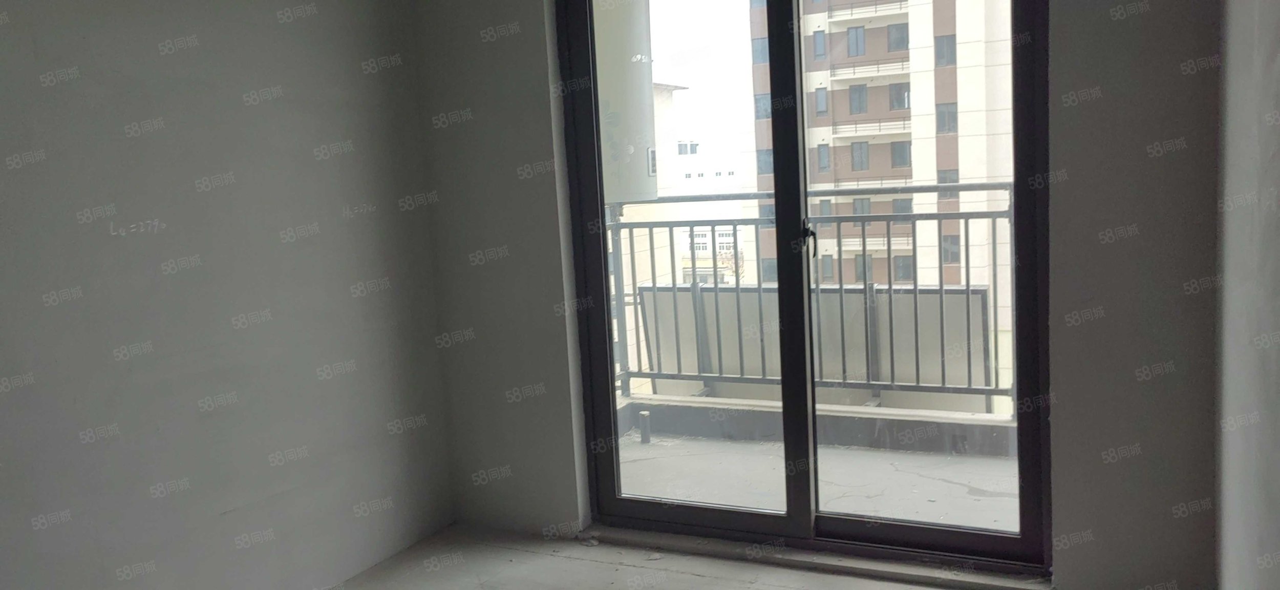 碧桂园凤熹台3室2厅1卫102㎡南北65万