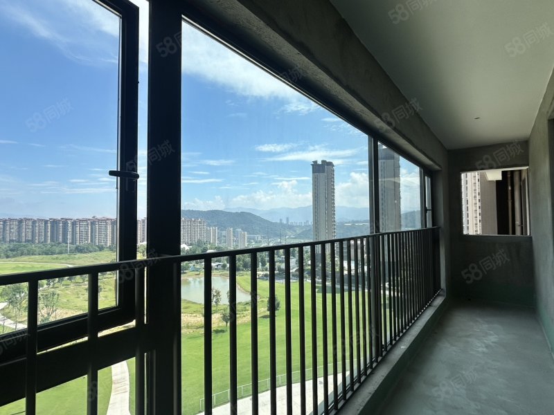 急售9800多一平湖景洋房东边户四房紫金山远洋山水