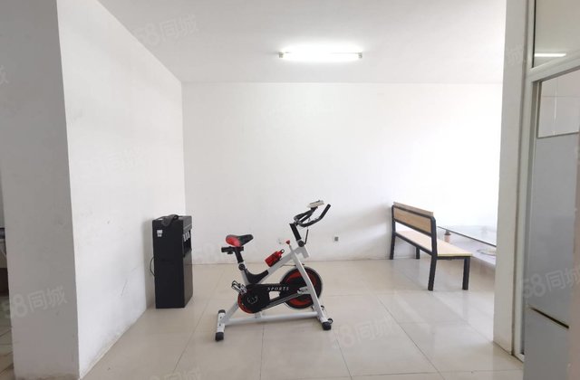 急售 万达附近 桐凤家园 地暖房 送储藏室     即可入住