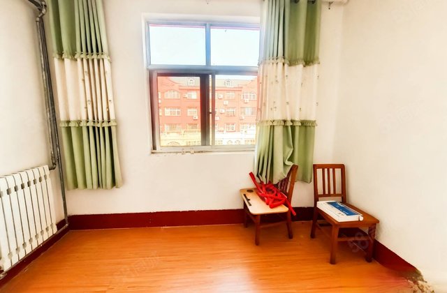 东昌中 兴华小 双校 步行200  中间楼层 随时停车有钥匙