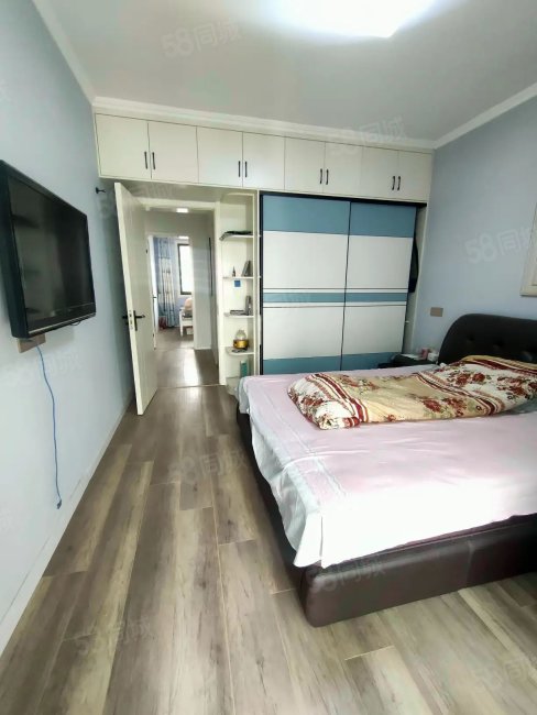 阅湖花园跃层四室两厅两卫南北通透买一层得两层赶紧下手