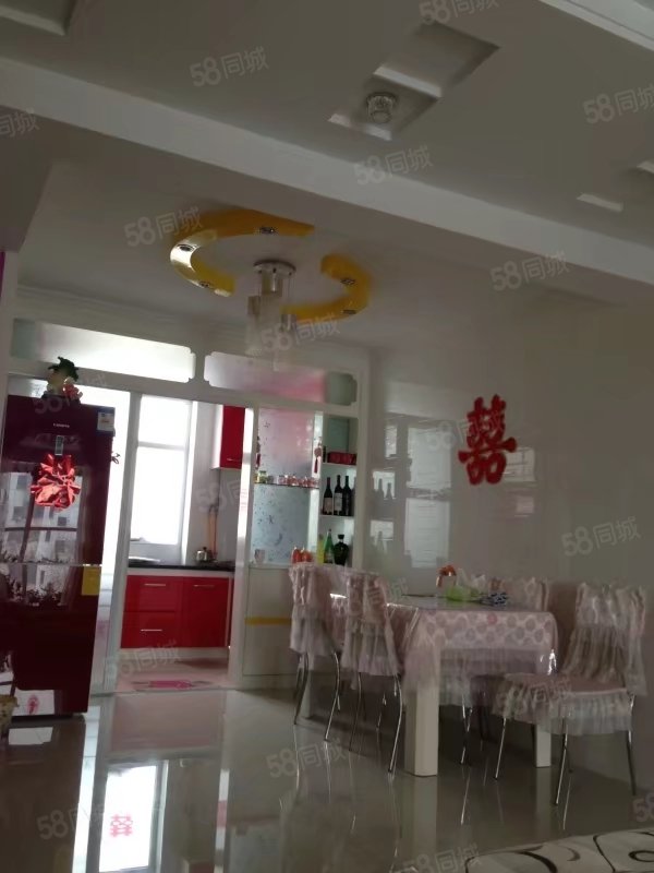 金威花园3室2厅1卫112㎡南北35万