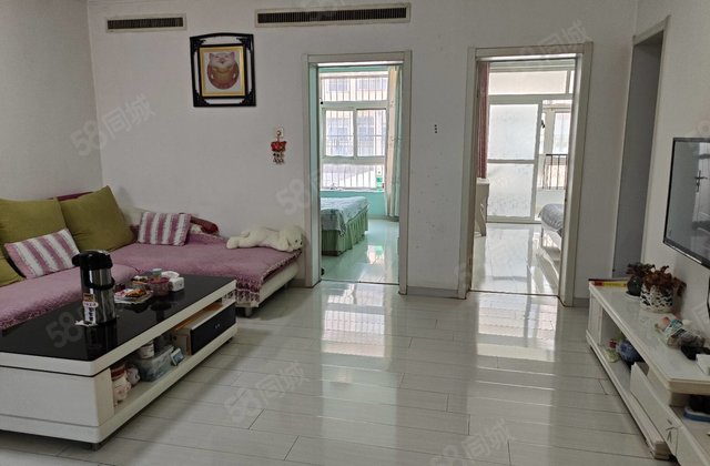 公园对过 步梯好楼层正三室 免大税 送储藏室