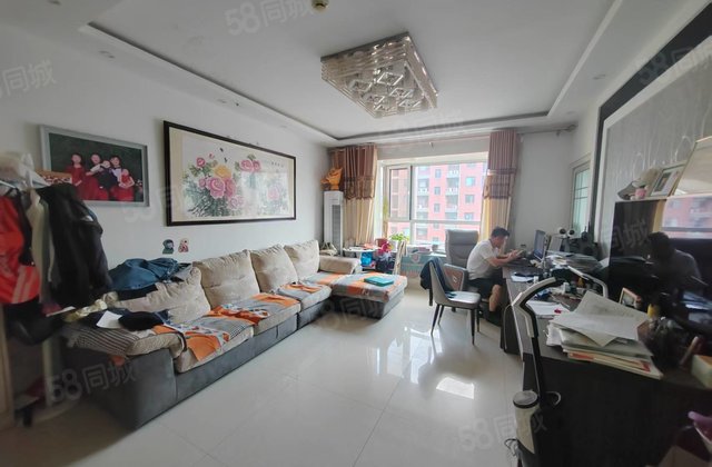 诚心急售 二中附近海德公园 精装三室免大税带车位带储仅98万