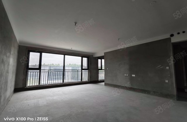 建章花园4室2厅202㎡154.8万二手房图片